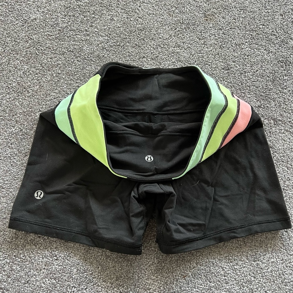 Lulu Lemon reversible short spandex